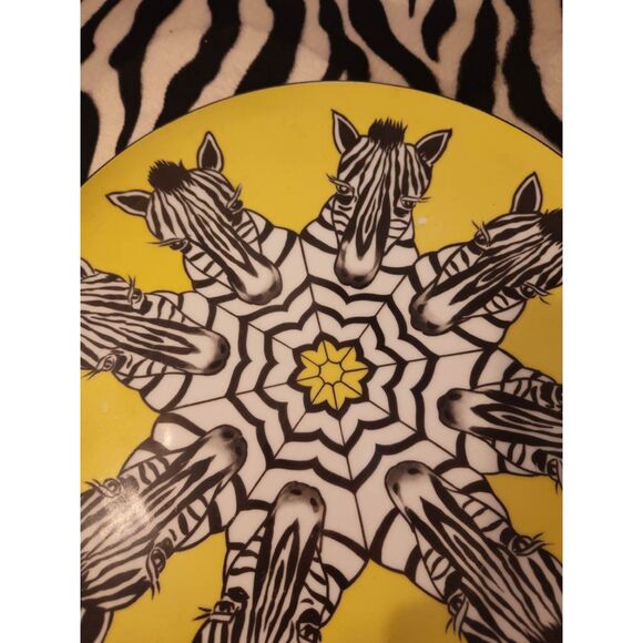 Pair of Vtg Franci Palm Beach Zebra charger plates - Picture 4 of 6